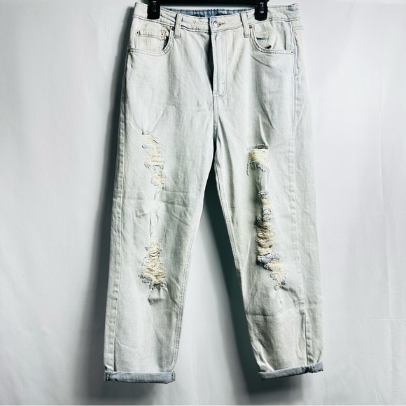 Wild Fable Women’s Sz 12 Light Wash Distressed Highest Rise Mom Jeans - Picture 1 of 9